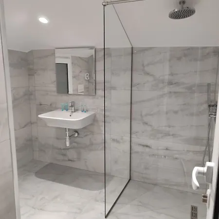 Casa Blanca Himare